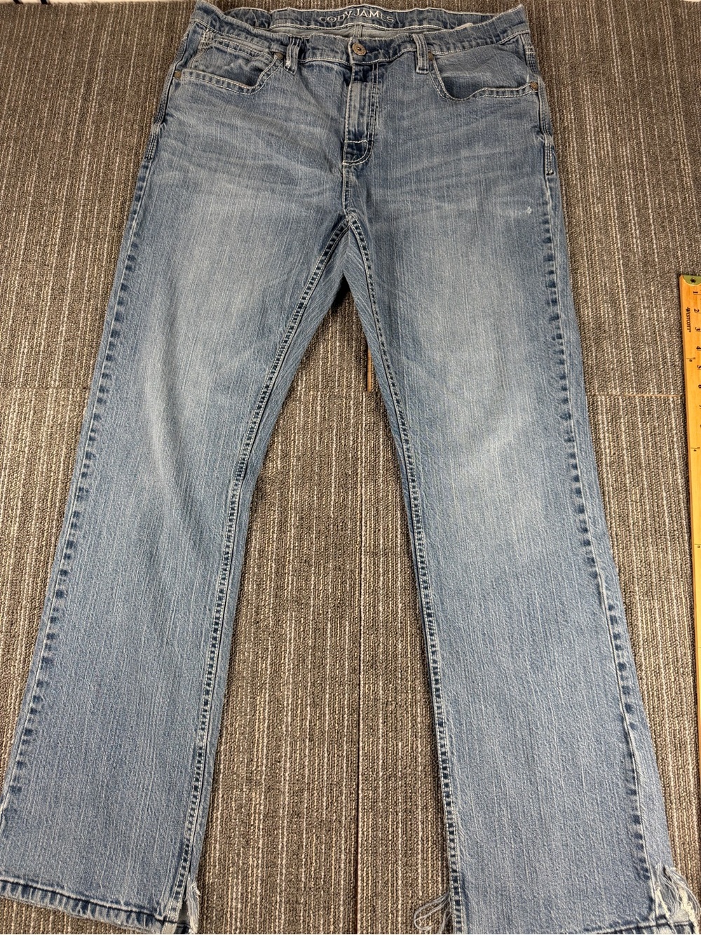 Cody James Me A Blue Jeans 38Wx32L Straight Leg 98%Cotten 2 % Spandex